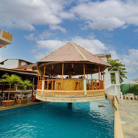 Los Gavilanes Hotel Пукальпа Екстер'єр фото