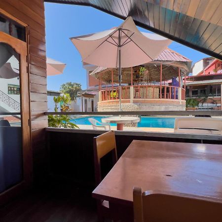 Los Gavilanes Hotel Пукальпа Екстер'єр фото