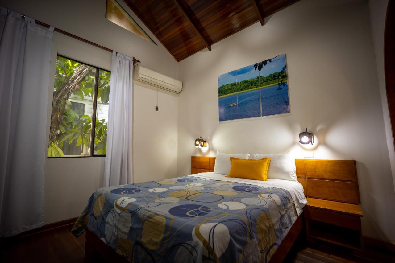 Los Gavilanes Hotel Пукальпа Екстер'єр фото