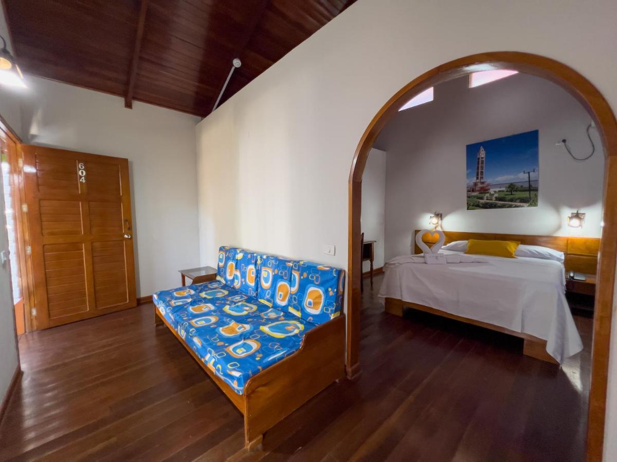 Los Gavilanes Hotel Пукальпа Екстер'єр фото