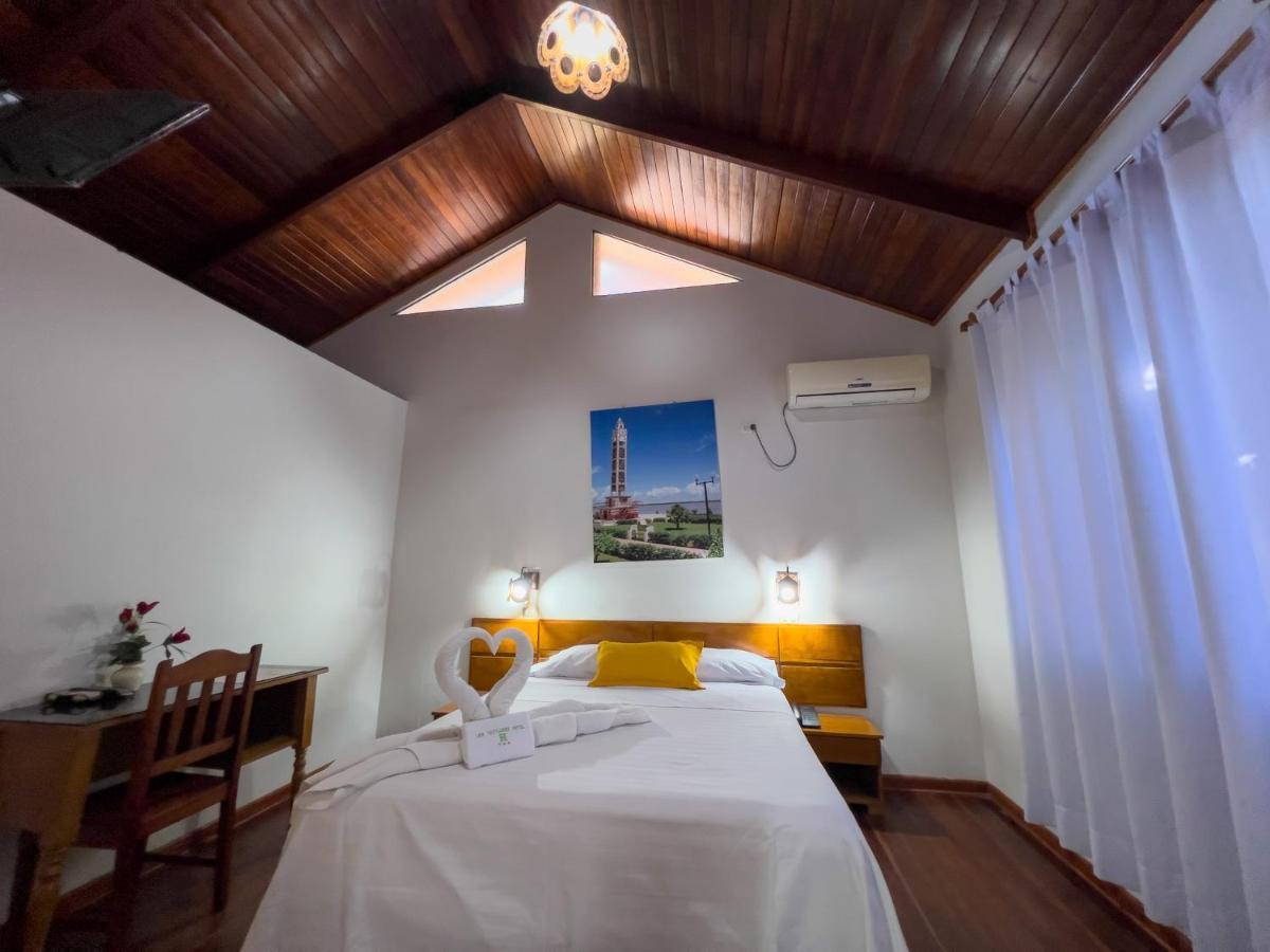 Los Gavilanes Hotel Пукальпа Екстер'єр фото