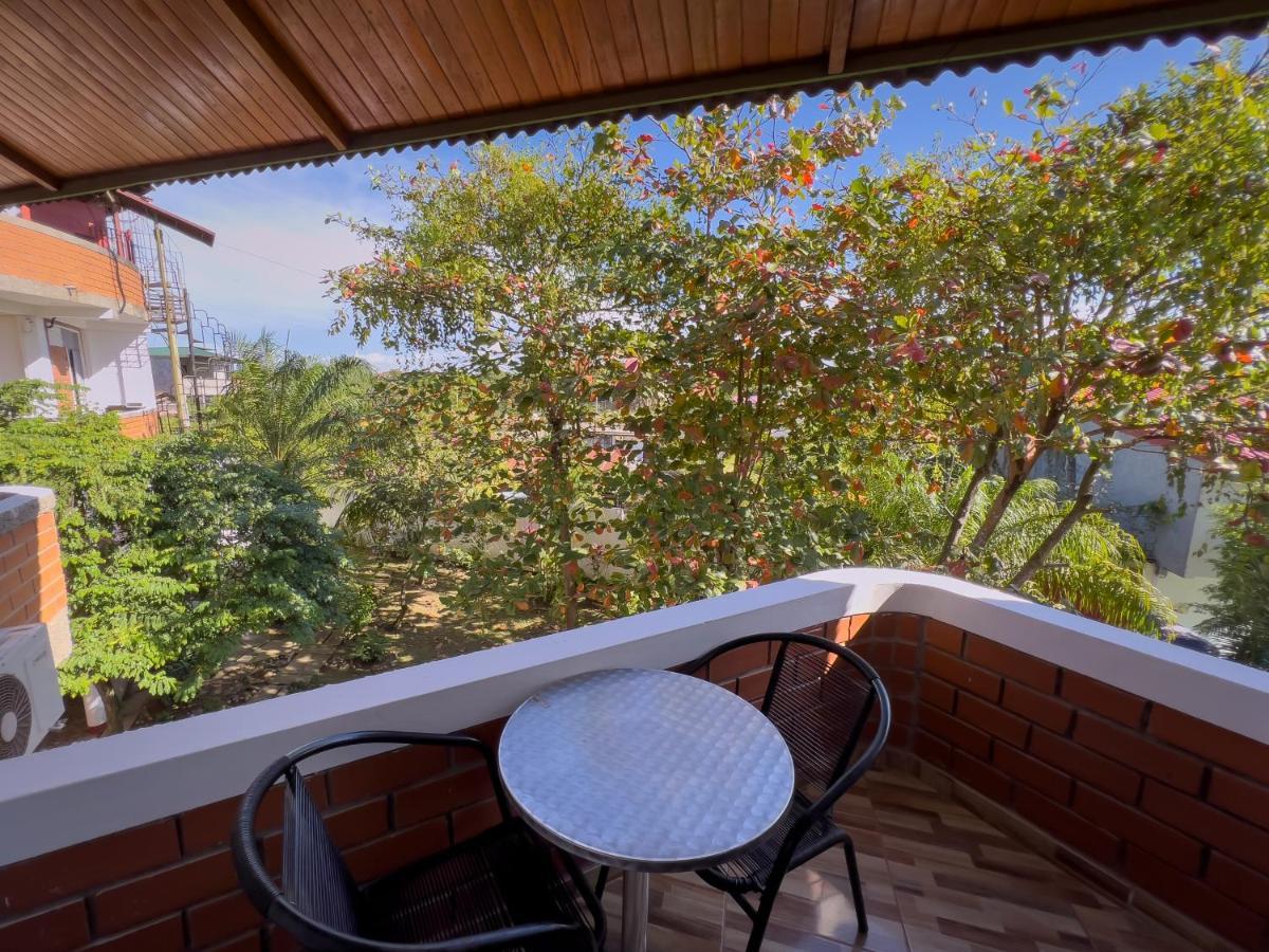 Los Gavilanes Hotel Пукальпа Екстер'єр фото