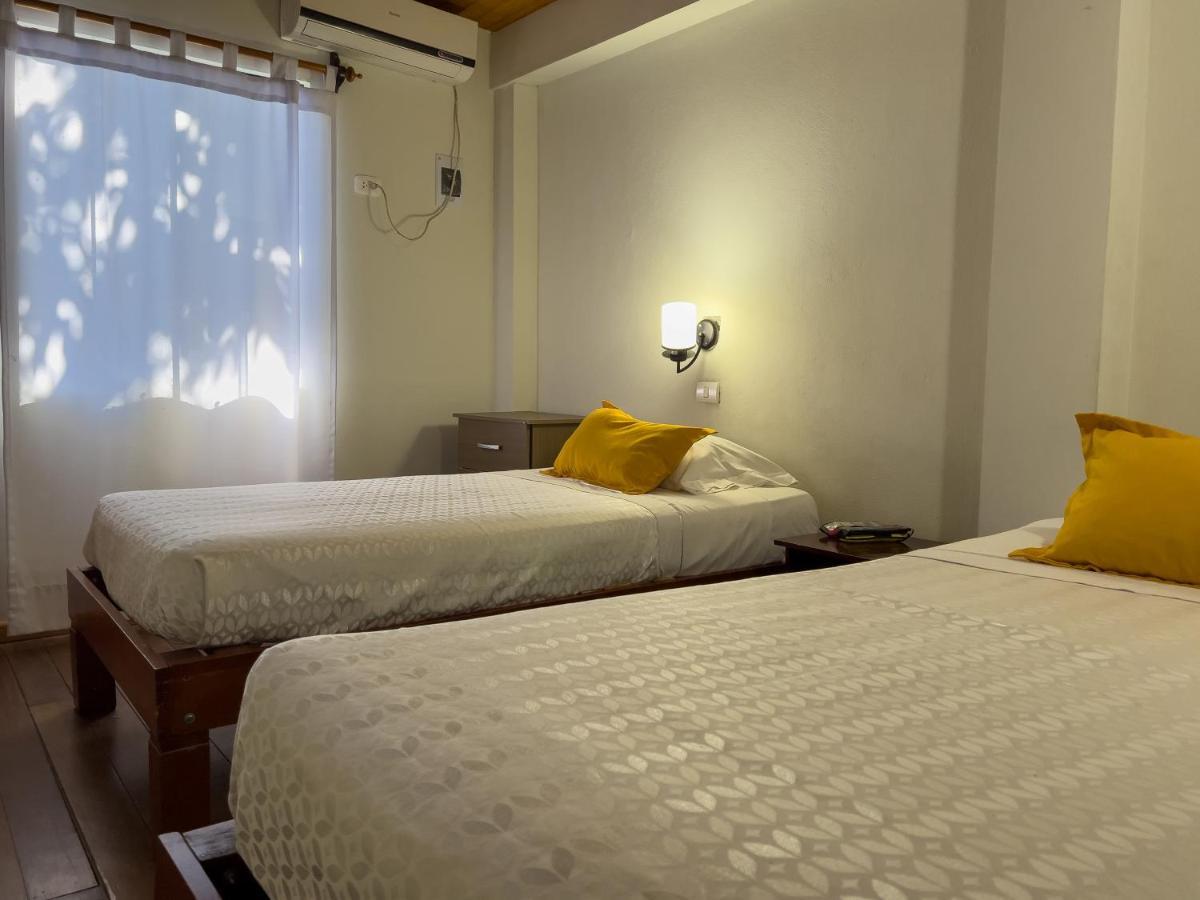 Los Gavilanes Hotel Пукальпа Екстер'єр фото