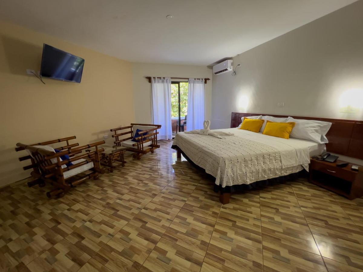 Los Gavilanes Hotel Пукальпа Екстер'єр фото
