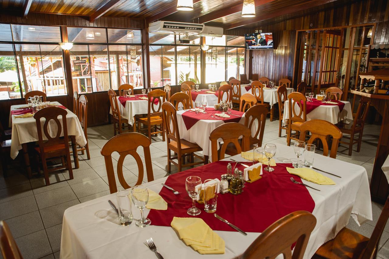 Los Gavilanes Hotel Пукальпа Екстер'єр фото